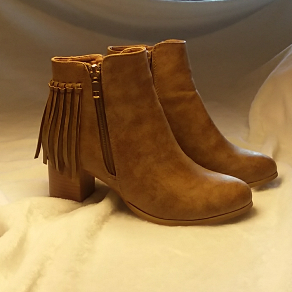 Journee Collection Booties